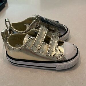 NWT kids gold converse